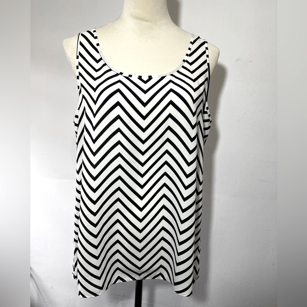 Express, black and white chevron, split back tank top, L
